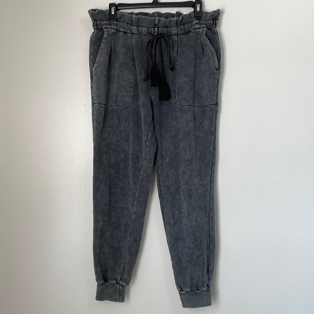 Something Navy Meghan Gray Acid Wash Paperbag Waist Joggers Size L - Picture 2 of 7